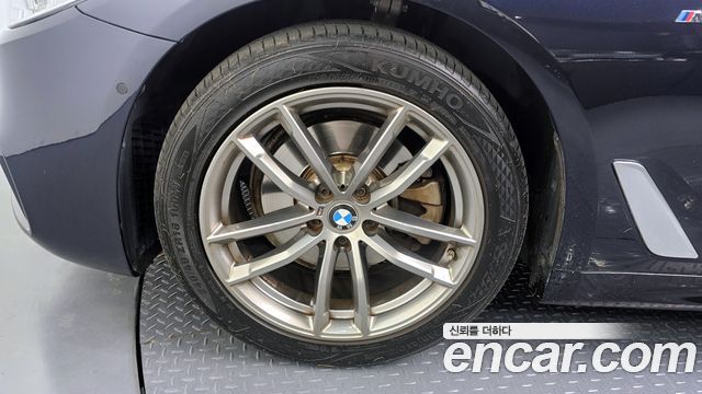 BMW 5-Series 520d M Sport package