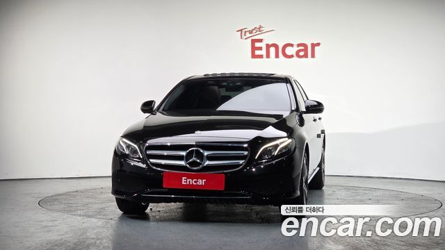 Mercedes-Benz E-Class E300 4MATIC Avnatgarde