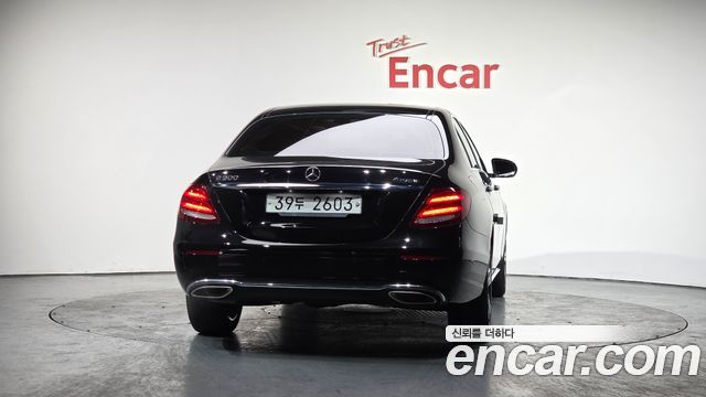 Mercedes-Benz E-Class E300 4MATIC Avnatgarde