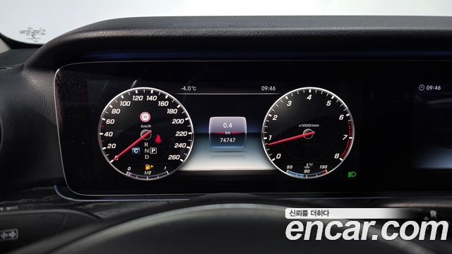 Mercedes-Benz E-Class E300 4MATIC Avnatgarde