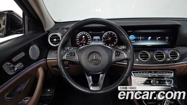 Mercedes-Benz E-Class E300 4MATIC Avnatgarde