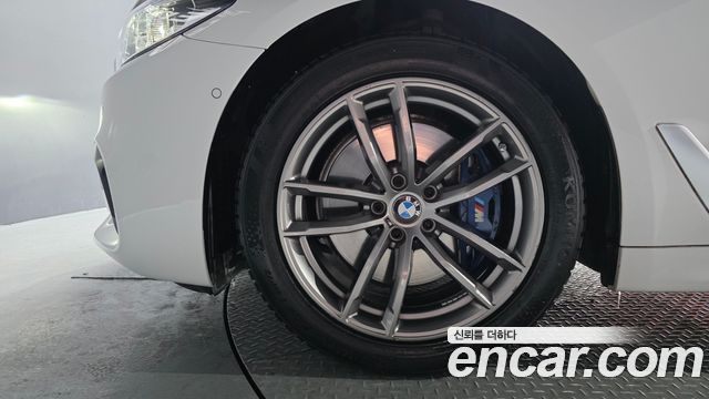BMW 5-Series 530i M Sport Package Plus