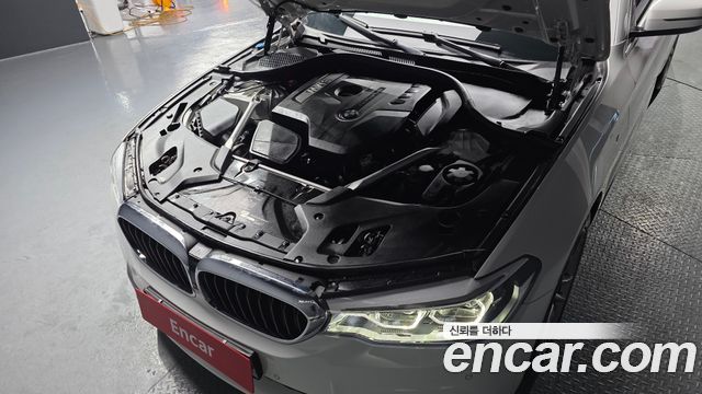 BMW 5-Series 530i M Sport Package Plus