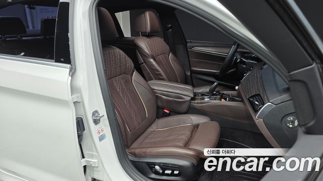 BMW 5-Series 530i M Sport Package Plus