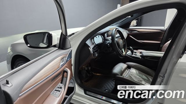BMW 5-Series 530i M Sport Package Plus