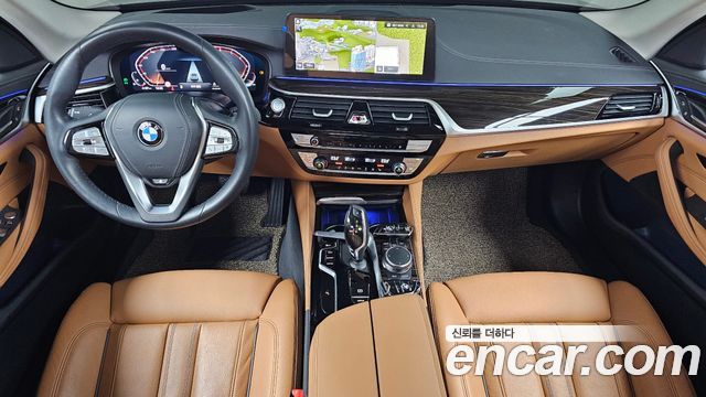 BMW 5-Series 520i Luxury