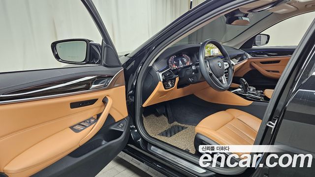 BMW 5-Series 520i Luxury