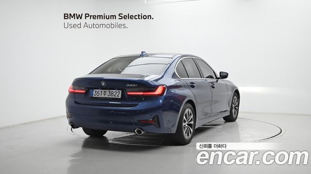BMW 3-Series 320i
