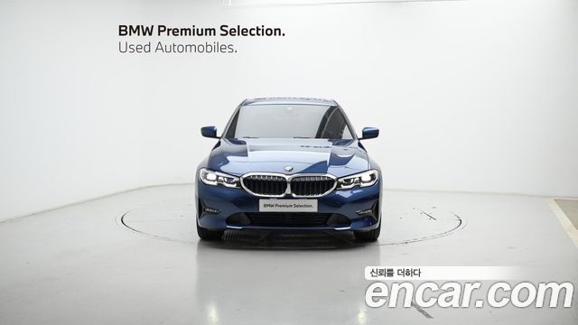 BMW 3-Series 320i