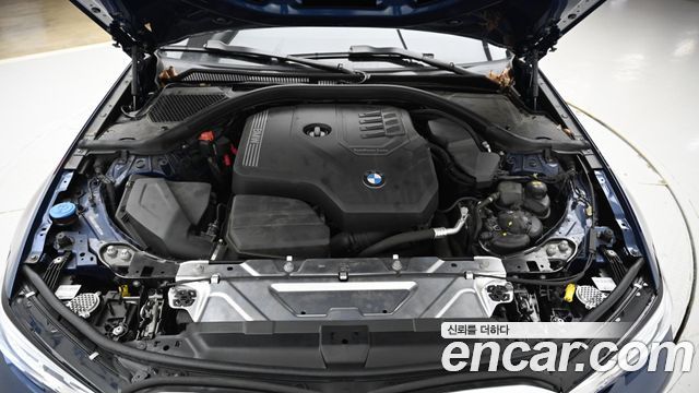 BMW 3-Series 320i