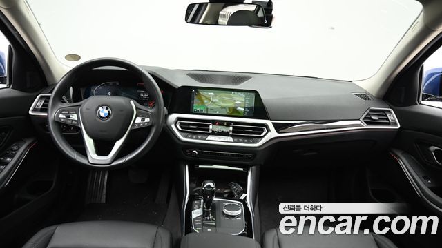 BMW 3-Series 320i