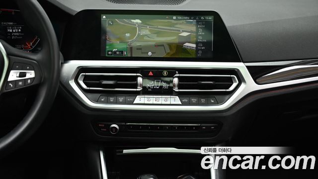 BMW 3-Series 320i