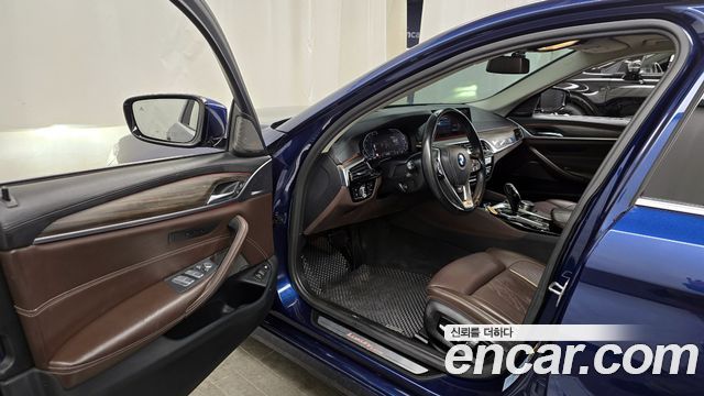 BMW 5-Series 530e Luxury