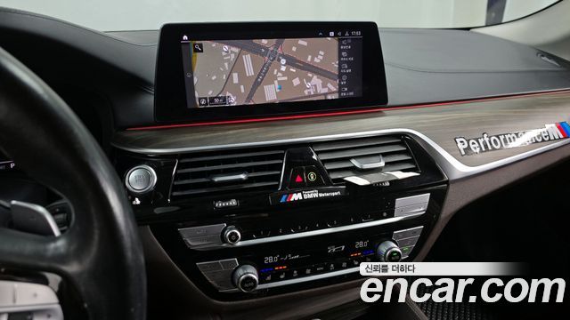 BMW 5-Series 530e Luxury