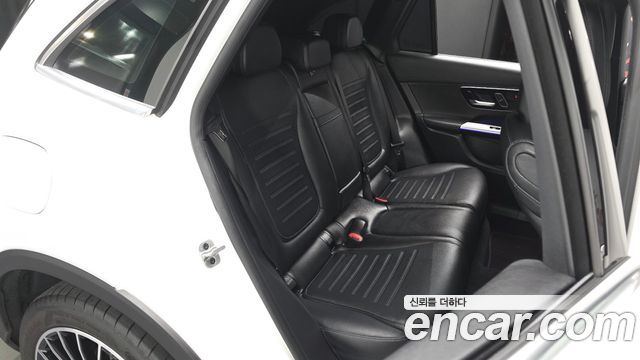 Mercedes-Benz GLC-Class GLC300 4MATIC AMG Line