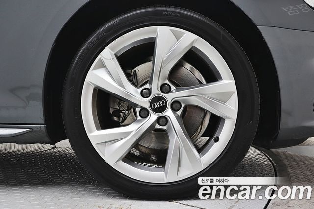 Audi A4 40 TFSI Premium