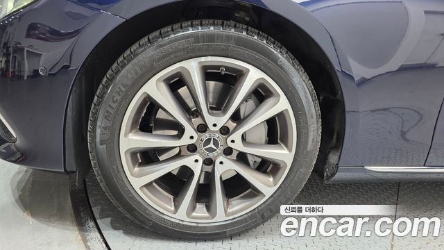 Mercedes-Benz E-Class E300 Exclusive