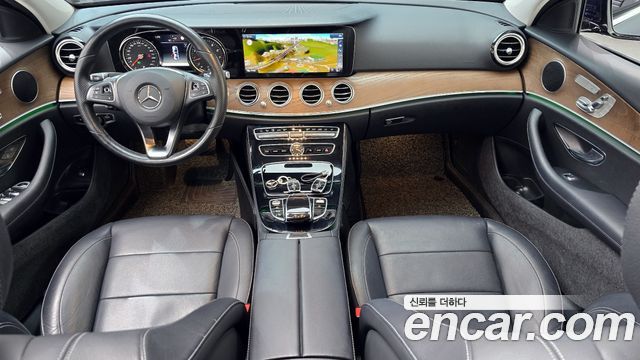 Mercedes-Benz E-Class E300 Exclusive