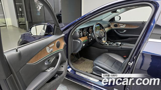 Mercedes-Benz E-Class E300 Exclusive
