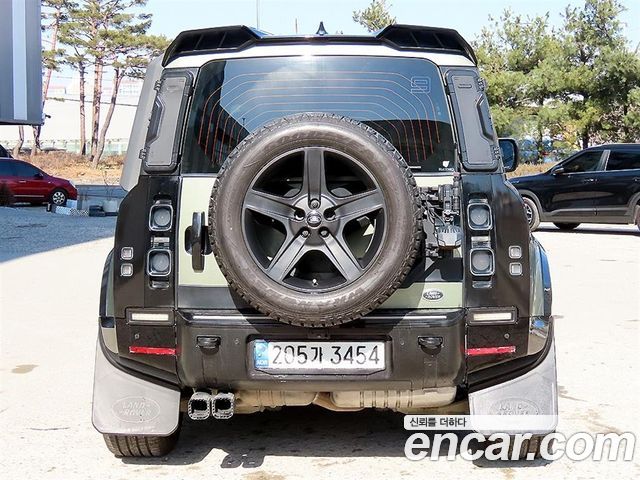 Land Rover Defender 90 D250 SE