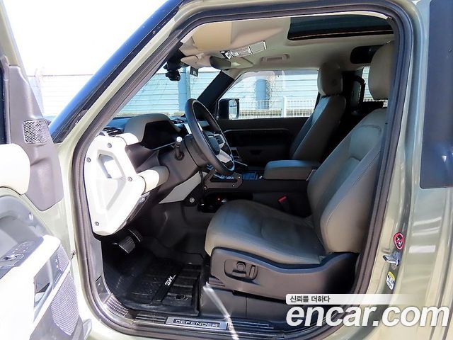 Land Rover Defender 90 D250 SE
