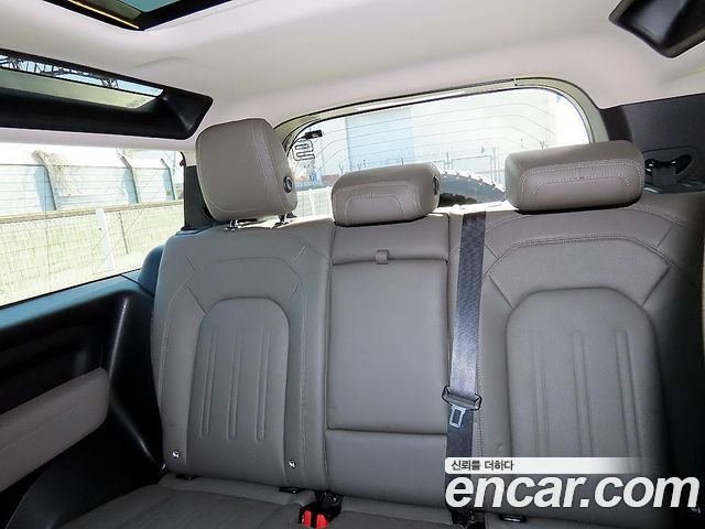 Land Rover Defender 90 D250 SE