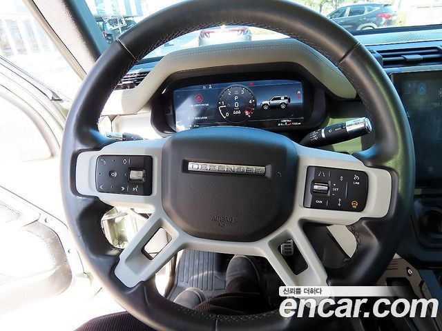 Land Rover Defender 90 D250 SE