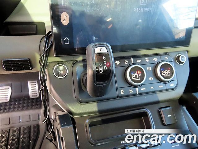 Land Rover Defender 90 D250 SE