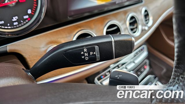Mercedes-Benz E-Class E220d Exclusive