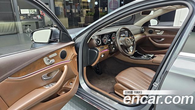 Mercedes-Benz E-Class E220d Exclusive