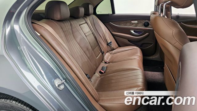 Mercedes-Benz E-Class E220d Exclusive
