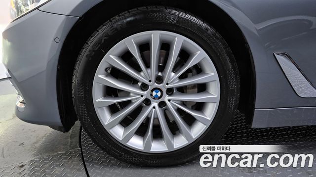 BMW 5-Series 530i Luxury Plus
