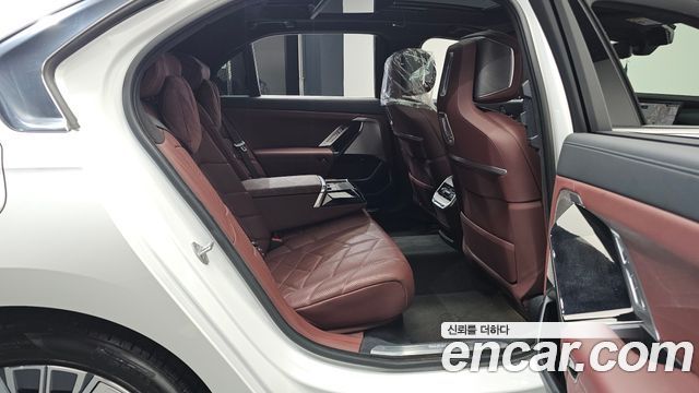 BMW 7-Series 740d xDrive Design Pure Excellence