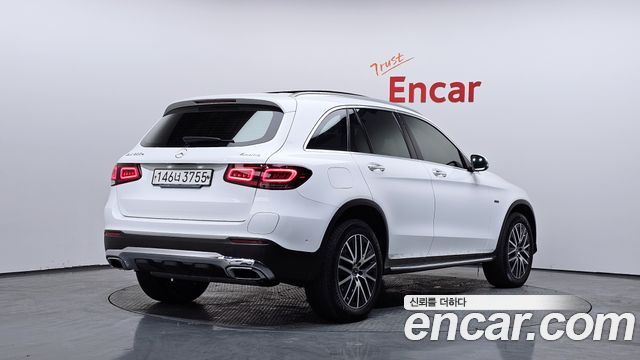 Mercedes-Benz GLC-Class GLC300e 4MATIC