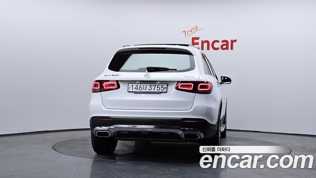 Mercedes-Benz GLC-Class GLC300e 4MATIC