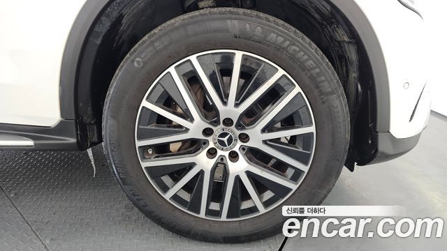 Mercedes-Benz GLC-Class GLC300e 4MATIC
