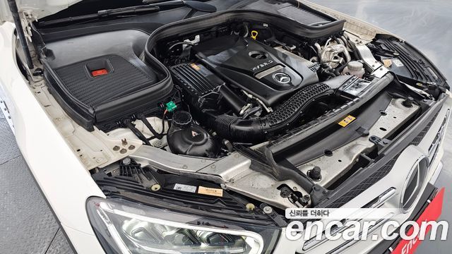 Mercedes-Benz GLC-Class GLC300e 4MATIC