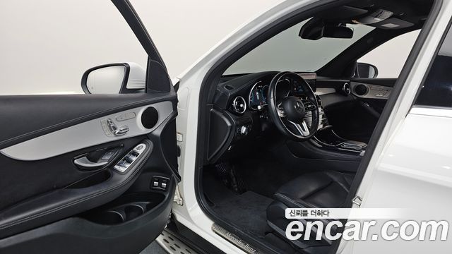 Mercedes-Benz GLC-Class GLC300e 4MATIC