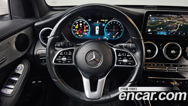 Mercedes-Benz GLC-Class GLC300e 4MATIC
