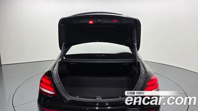 Mercedes-Benz E-Class E300e Exclusive