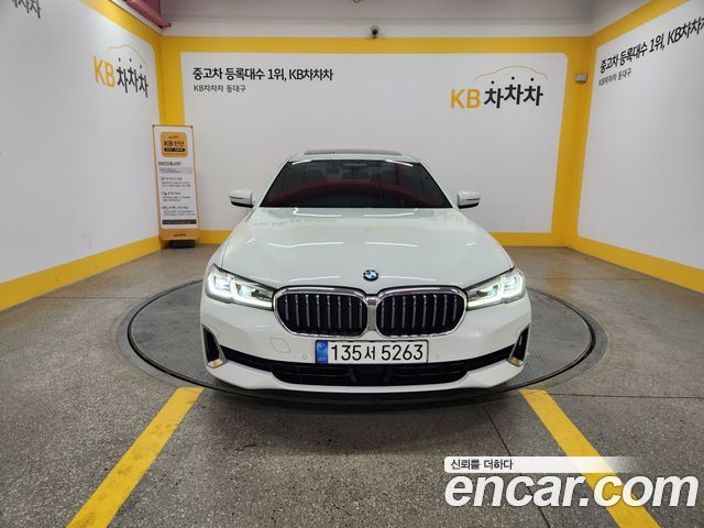 BMW 5-Series 520i Luxury