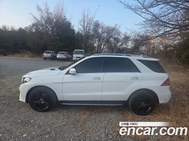 Mercedes-Benz GLE-Class GLE350 d 4MATIC