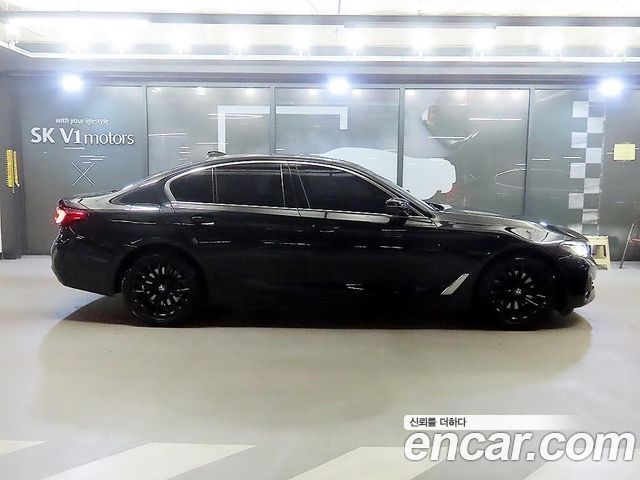BMW 5-Series 520i Luxury