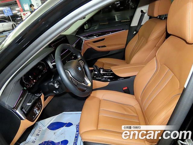 BMW 5-Series 520i Luxury