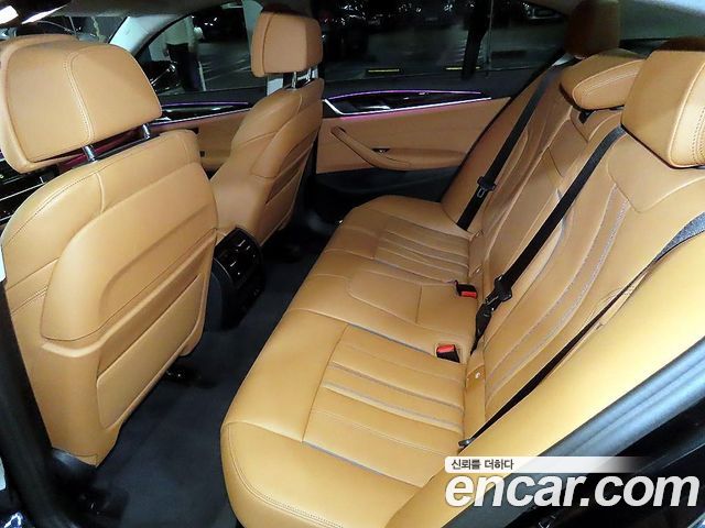 BMW 5-Series 520i Luxury