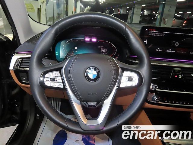 BMW 5-Series 520i Luxury