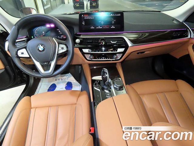 BMW 5-Series 520i Luxury