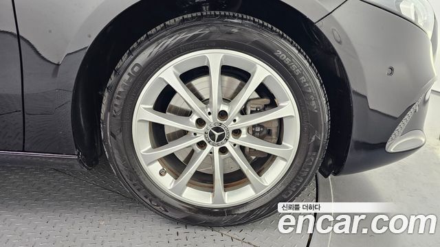 Mercedes-Benz A-Class A220 Hatchback