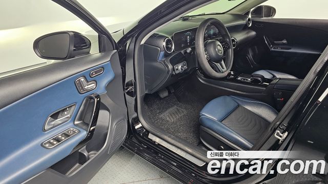 Mercedes-Benz A-Class A220 Hatchback