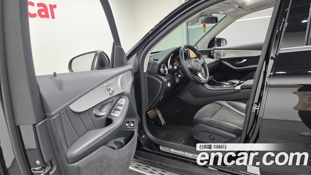 Mercedes-Benz GLC-Class GLC350e 4MATIC AMG Line